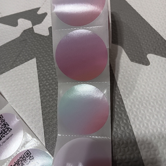 QR stickers 100 customized to your closet! - Picture 3 of 3